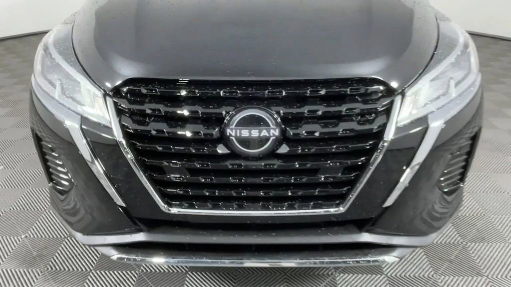 New 2025 Nissan Kicks Play S FWD image 10