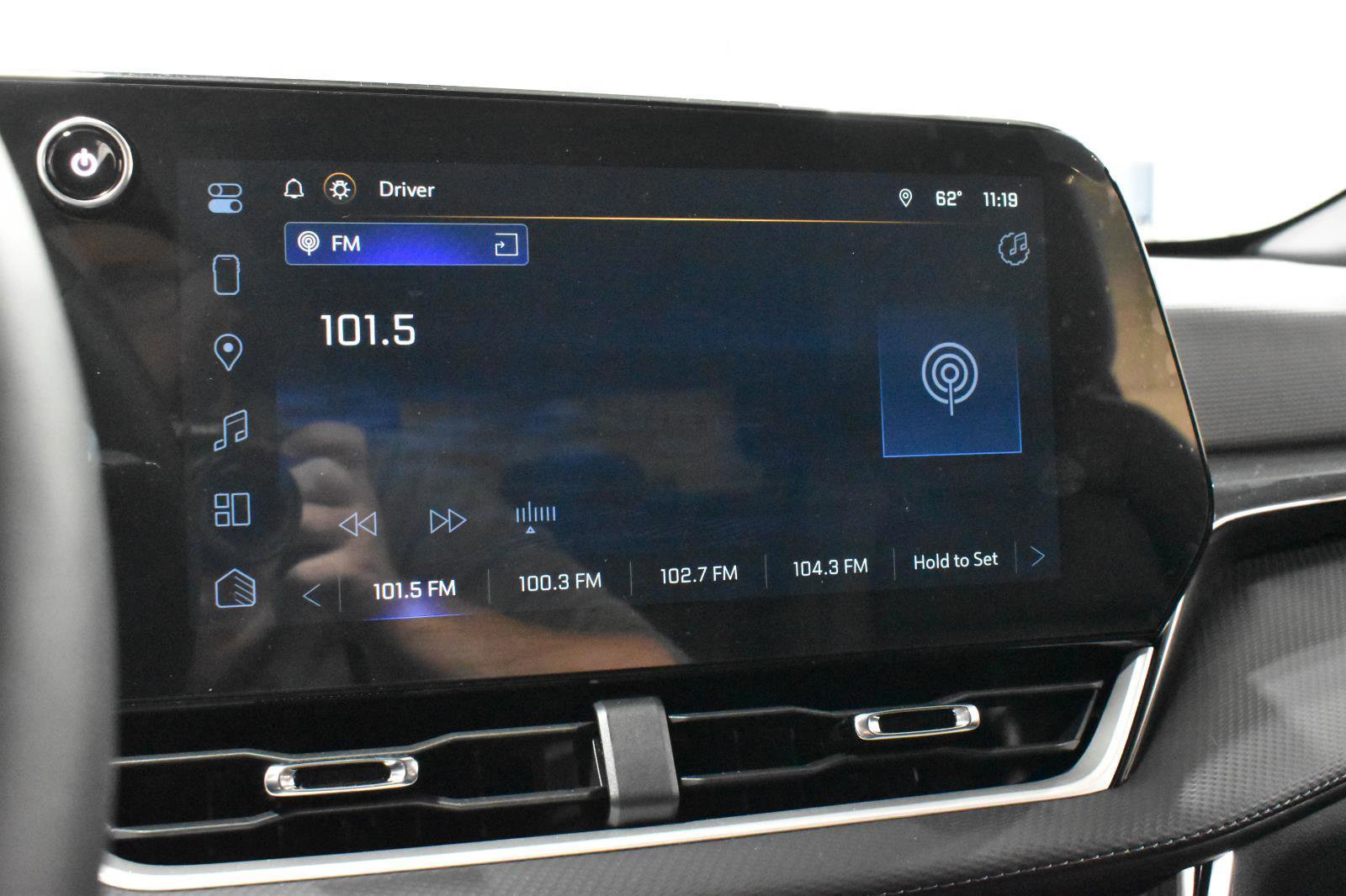 Used 2026 Chevrolet Equinox LT w/ Convenience Package II image 17