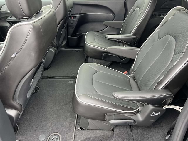 New 2026 Chrysler Pacifica Limited w/ S Appearance Package AWD/4WD image 27