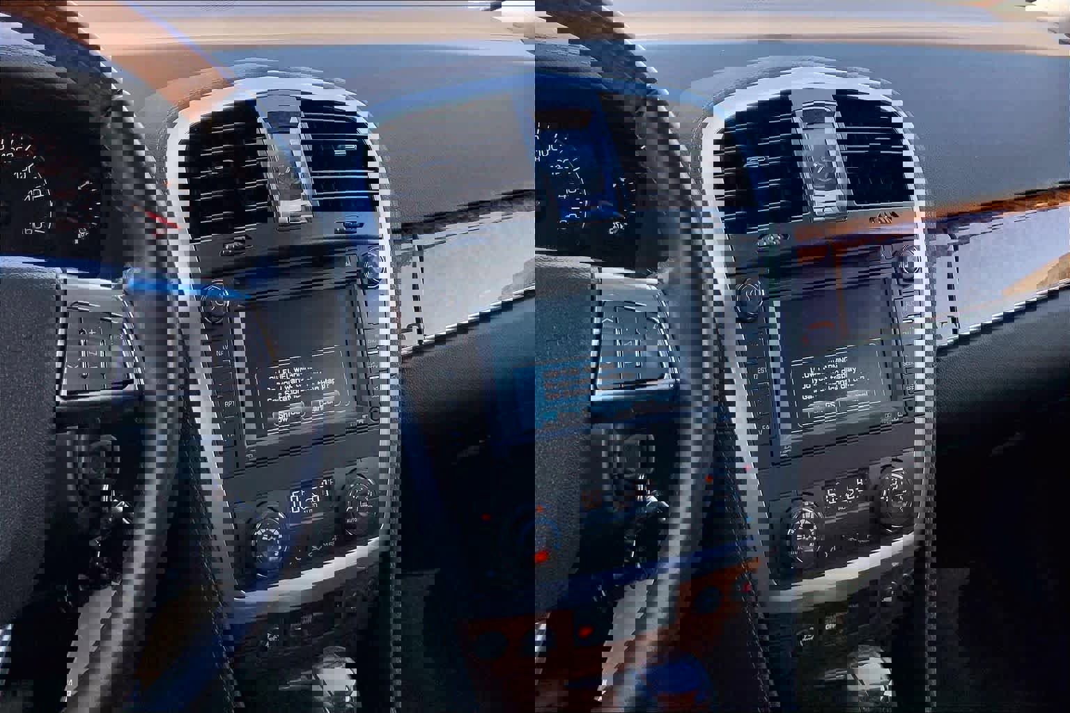 Used 2008 Cadillac SRX AWD w/ Theater Package image 6