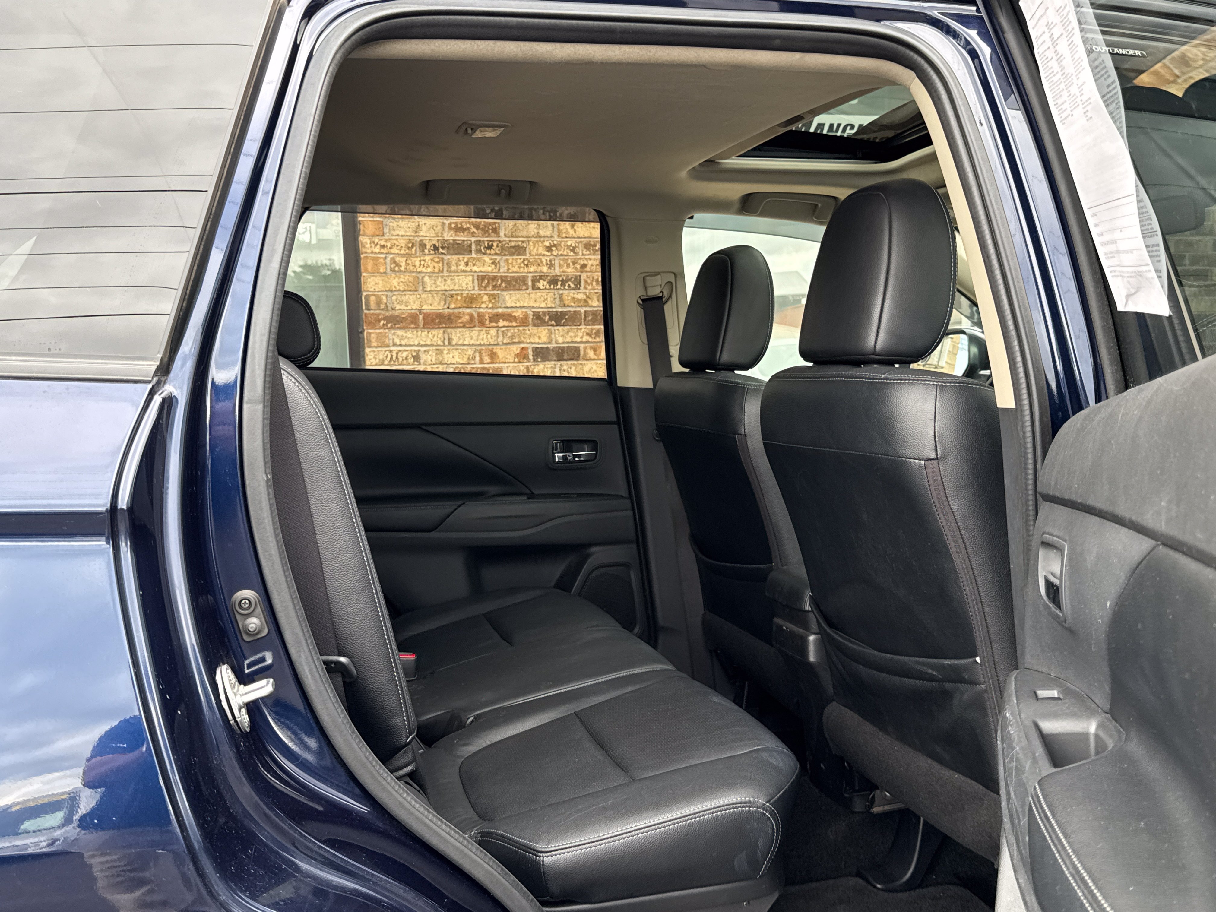 Used 2015 Mitsubishi Outlander SE AWD/4WD image 15