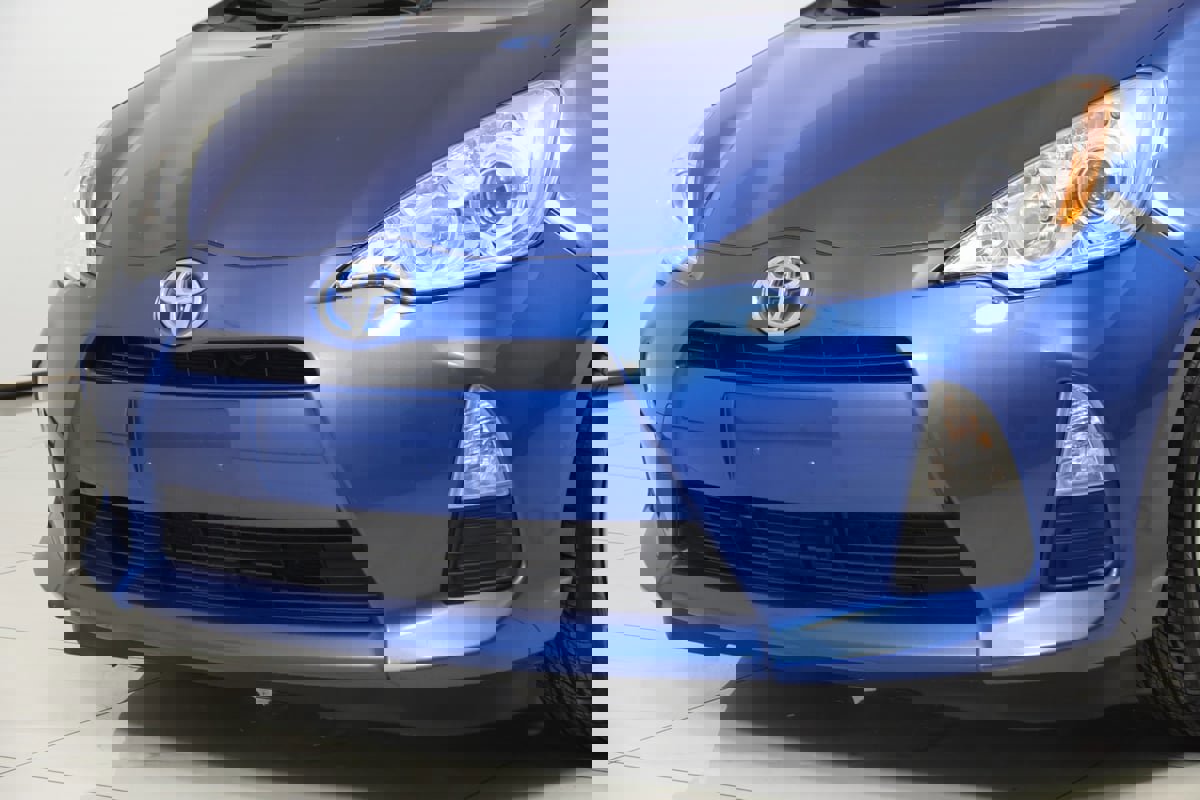 Used 2014 Toyota Prius C Two image 41