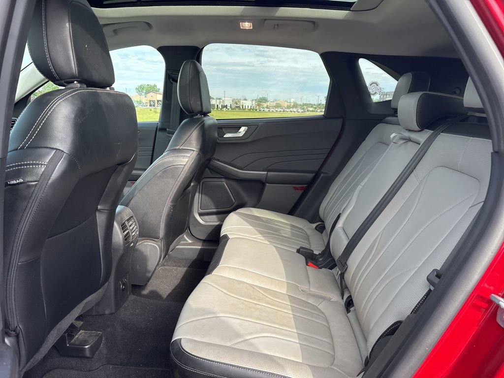 Used 2025 Ford Escape Platinum w/ Premium Technology Package AWD/4WD image 14