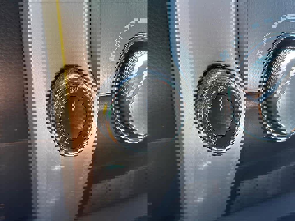 Used 2017 Toyota Tundra SR5 AWD/4WD image 15