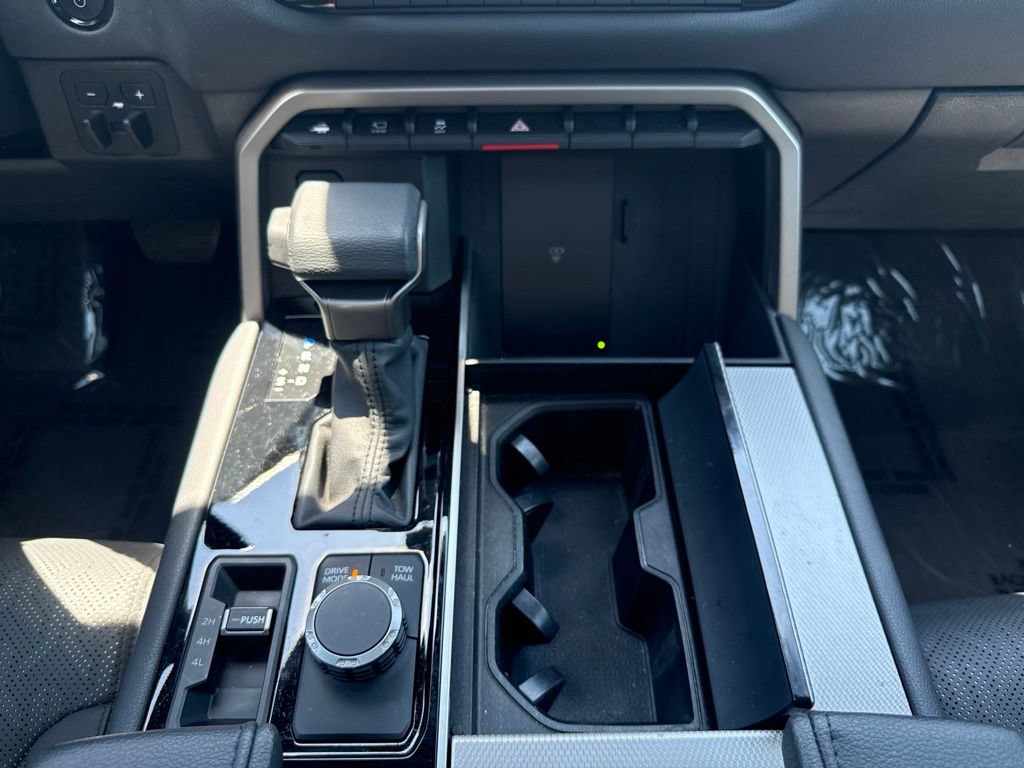 Used 2025 Toyota Sequoia Limited w/ Tow Technology Package AWD/4WD image 18