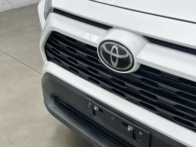 Used 2022 Toyota RAV4 LE AWD/4WD image 30
