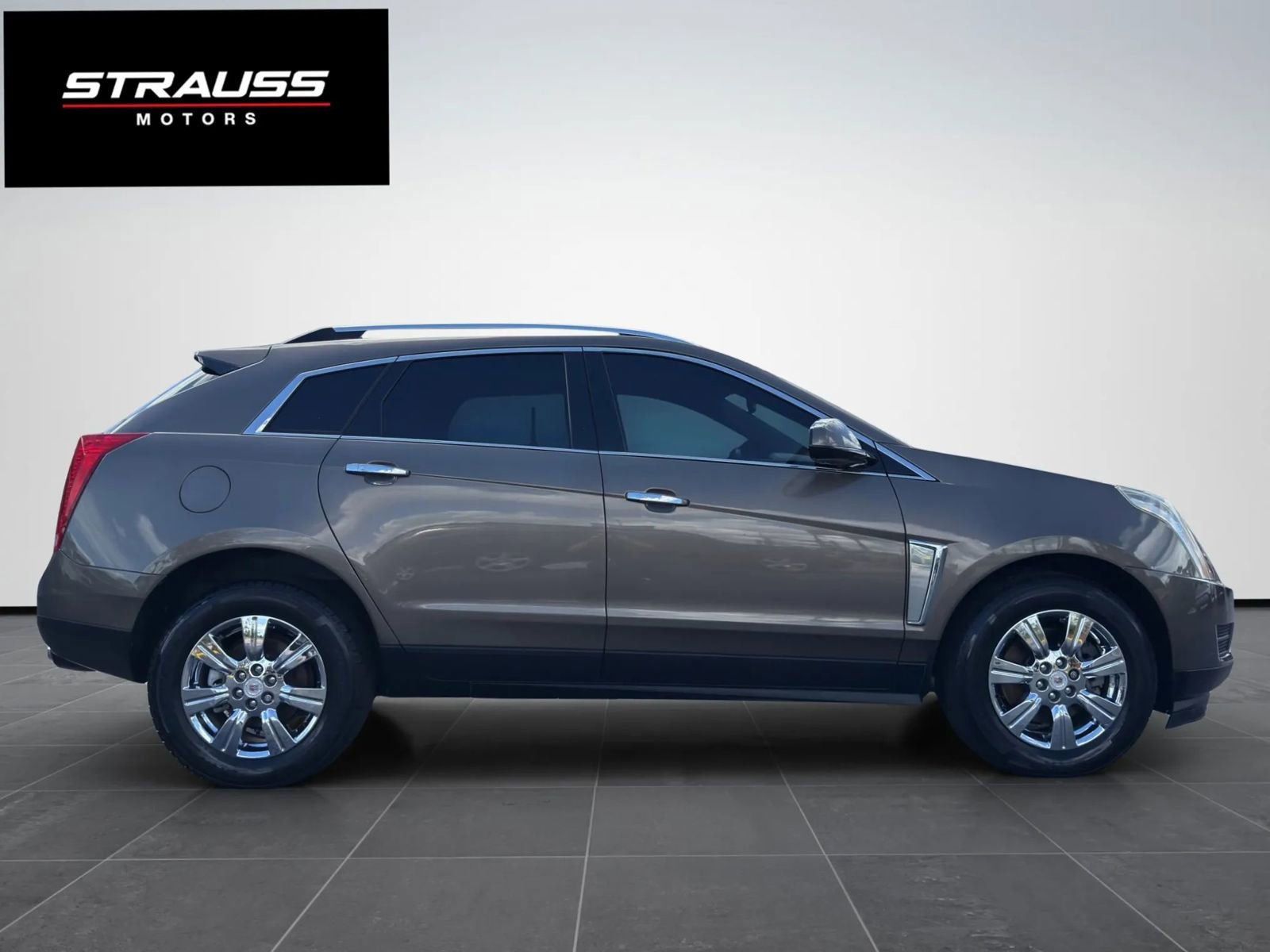 Used 2016 Cadillac SRX Luxury w/ Driver Awareness Package image 5