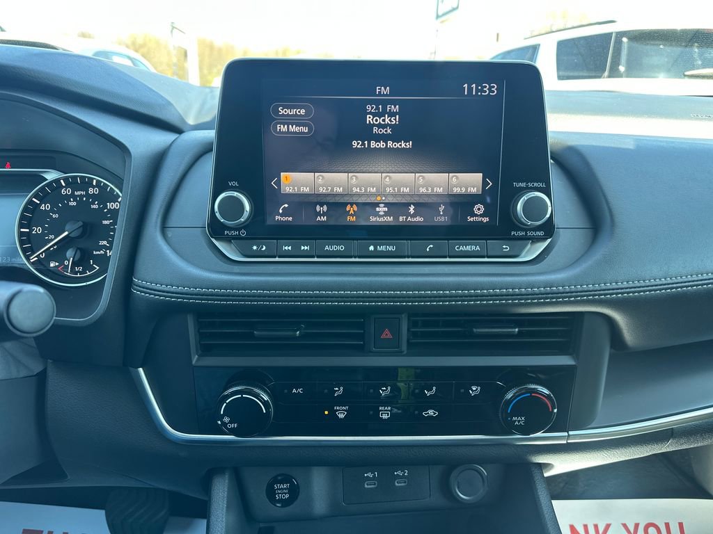 Used 2025 Nissan Rogue S AWD/4WD image 23