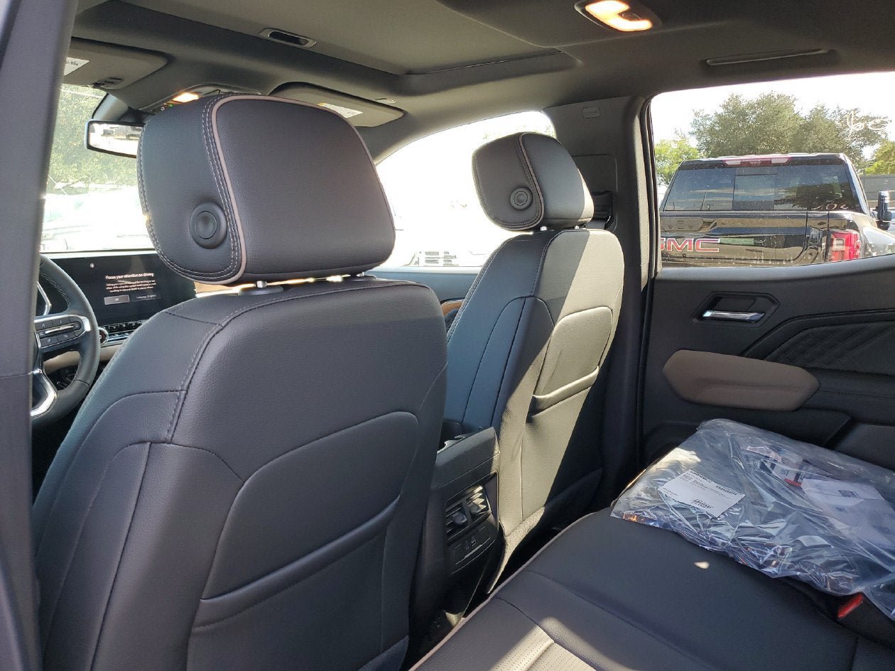 New 2026 GMC Canyon Denali AWD/4WD image 10