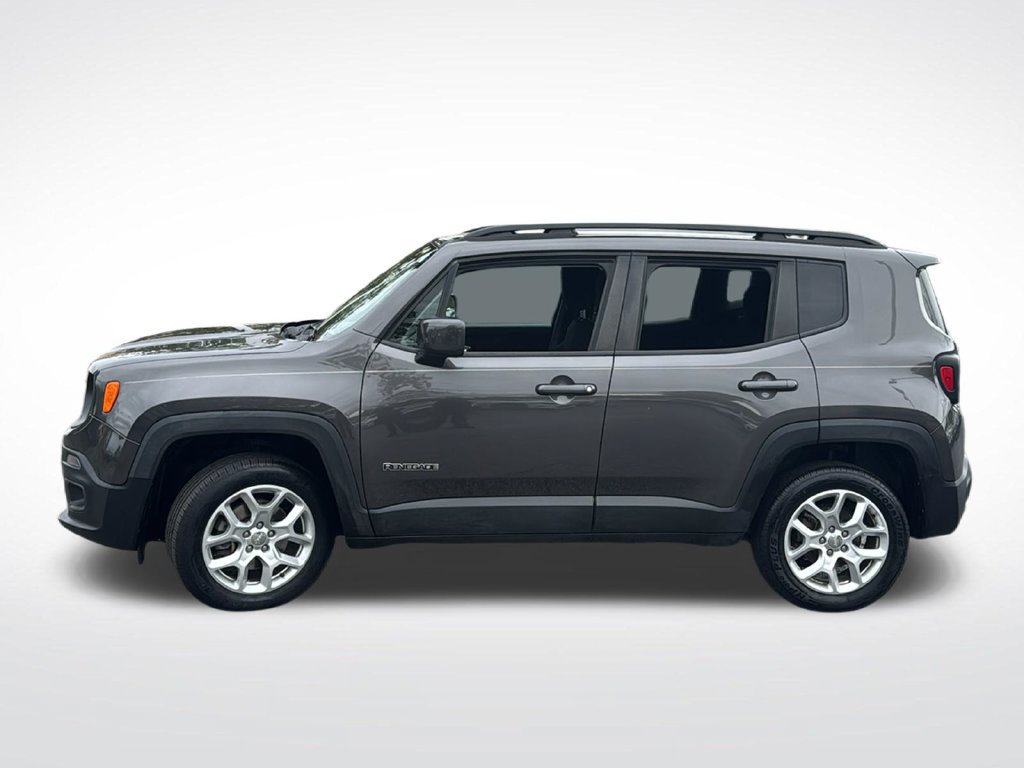 Used 2018 Jeep Renegade Latitude w/ Popular Equipment Group AWD/4WD image 4