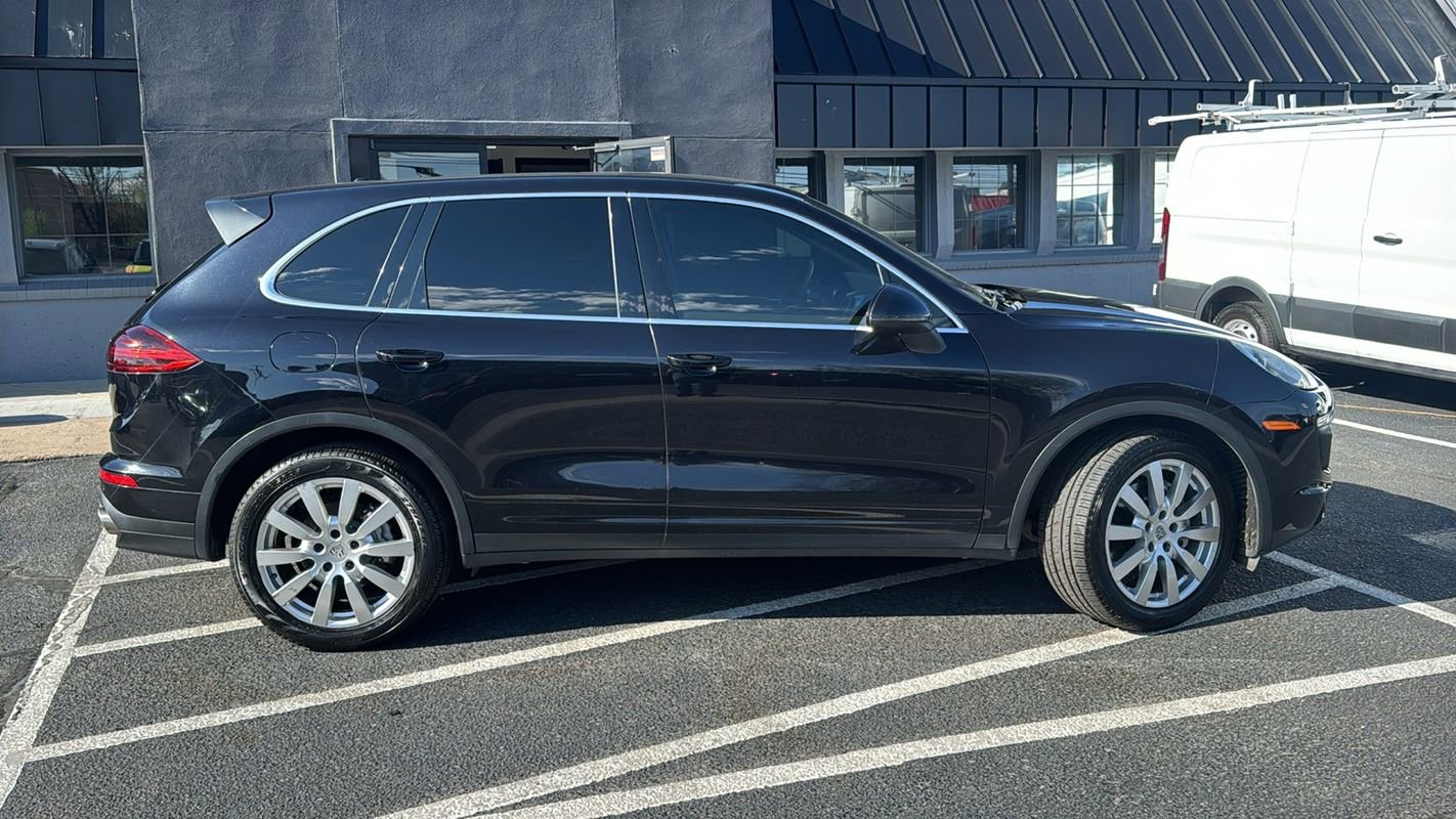 Used 2015 Porsche Cayenne S AWD/4WD image 2