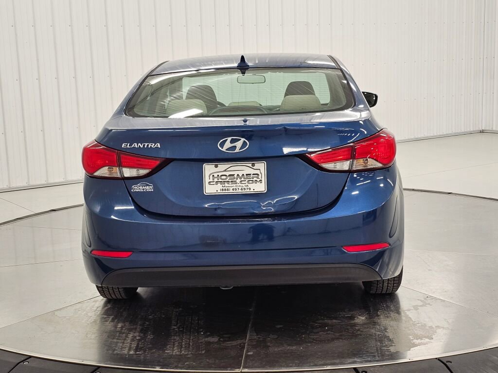 Used 2015 Hyundai Elantra SE FWD image 4