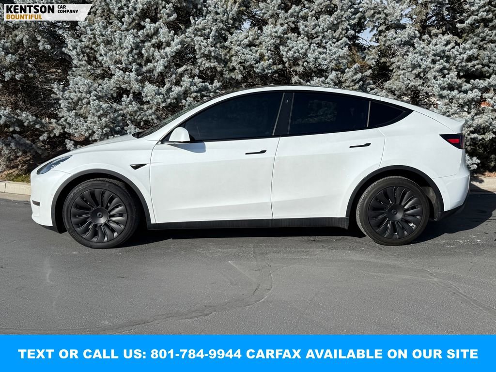 Used 2022 Tesla Model Y Long Range image 3