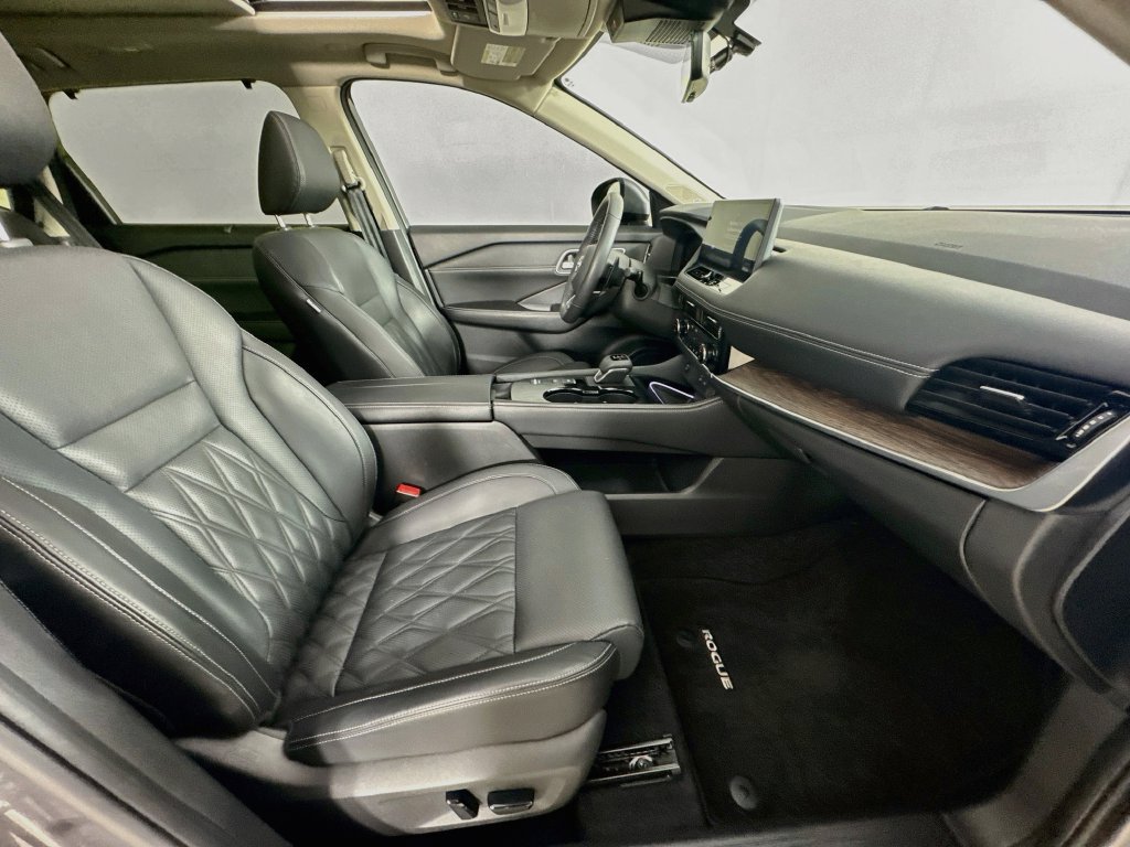 Used 2024 Nissan Rogue Platinum w/ Platinum Premium Package FWD image 36