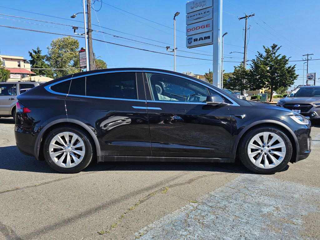 Used 2017 Tesla Model X 100D image 8
