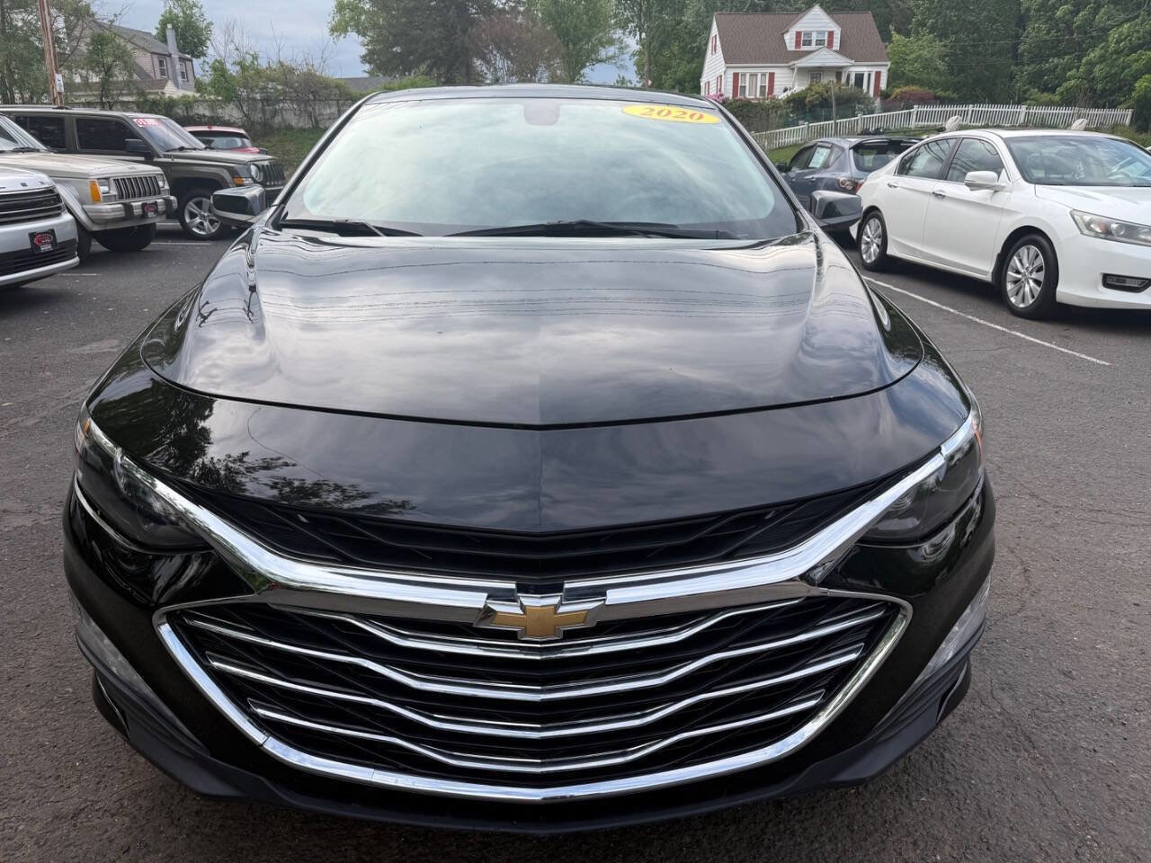 Used 2020 Chevrolet Malibu LT FWD image 2