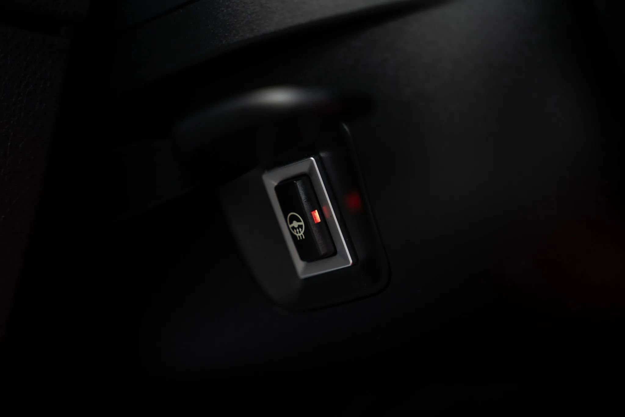 Used 2020 BMW 230i xDrive Convertible w/ Premium Package image 18