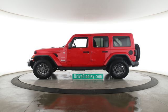 Used 2022 Jeep Wrangler Unlimited Sahara w/ Cold Weather Group AWD/4WD image 9