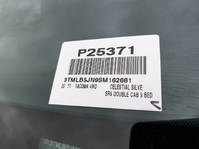 Used 2025 Toyota Tacoma SR5 AWD/4WD image 36