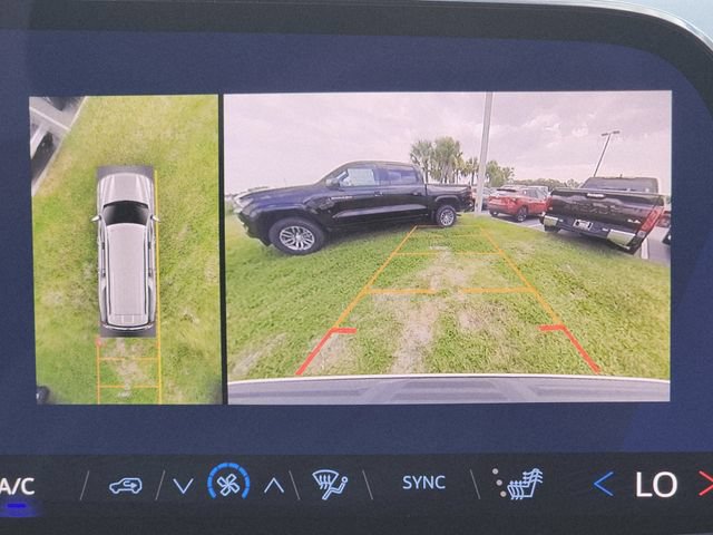 Used 2025 Chevrolet Suburban LT AWD/4WD image 26