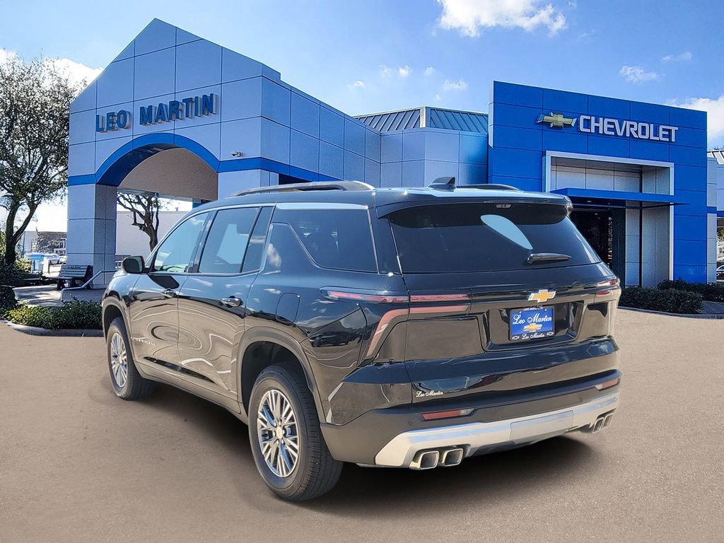 Used 2026 Chevrolet Traverse LT w/ Driver Confidence Package FWD image 4