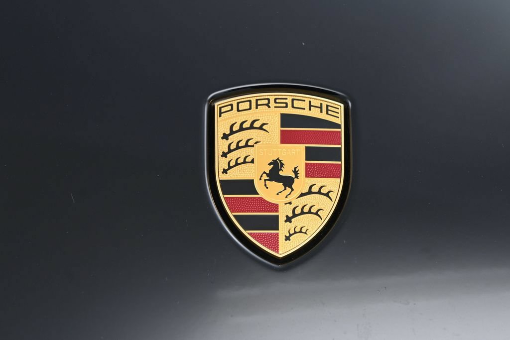 Certified 2023 Porsche Macan S AWD/4WD image 33