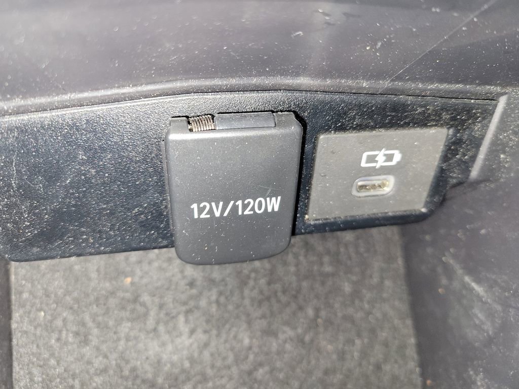 Used 2025 Toyota Corolla SE image 25