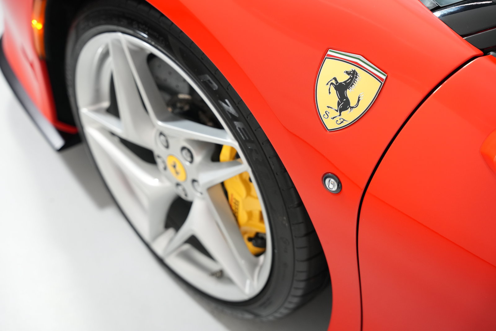 Used 2020 Ferrari F8 Tributo RWD image 43