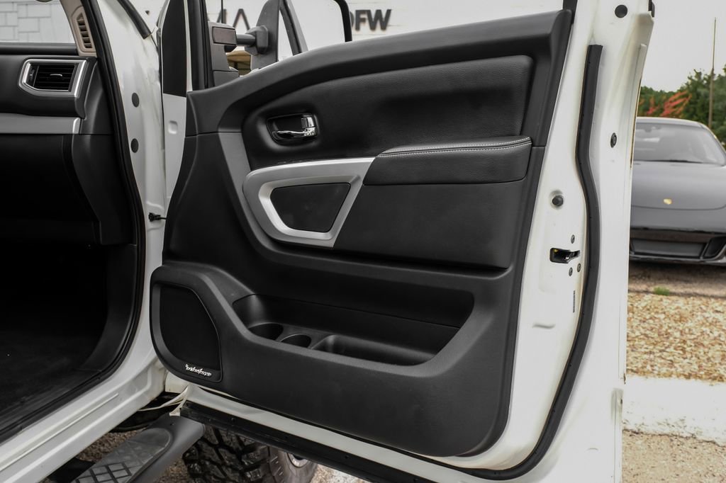 Used 2018 Nissan Titan PRO-4X w/ Pro-4x Convenience Package AWD/4WD image 39