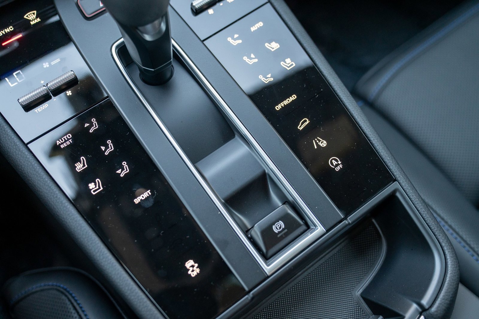Certified 2026 Porsche Macan AWD/4WD image 20