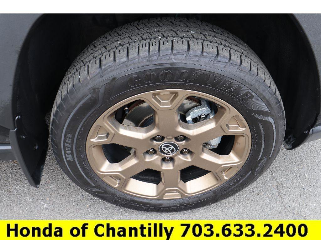 Used 2024 Toyota RAV4 Hybrid Woodland image 31