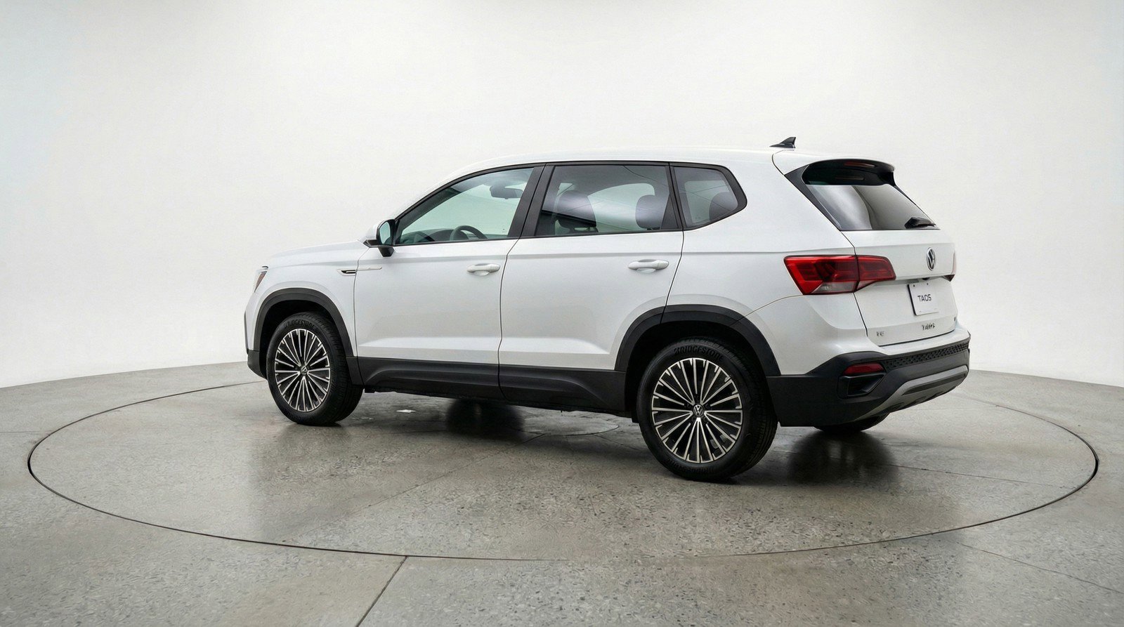 Used 2025 Volkswagen Taos SE FWD image 6