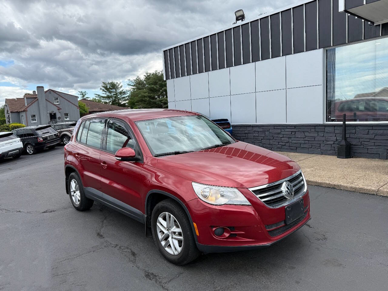 Used 2011 Volkswagen Tiguan S image 8