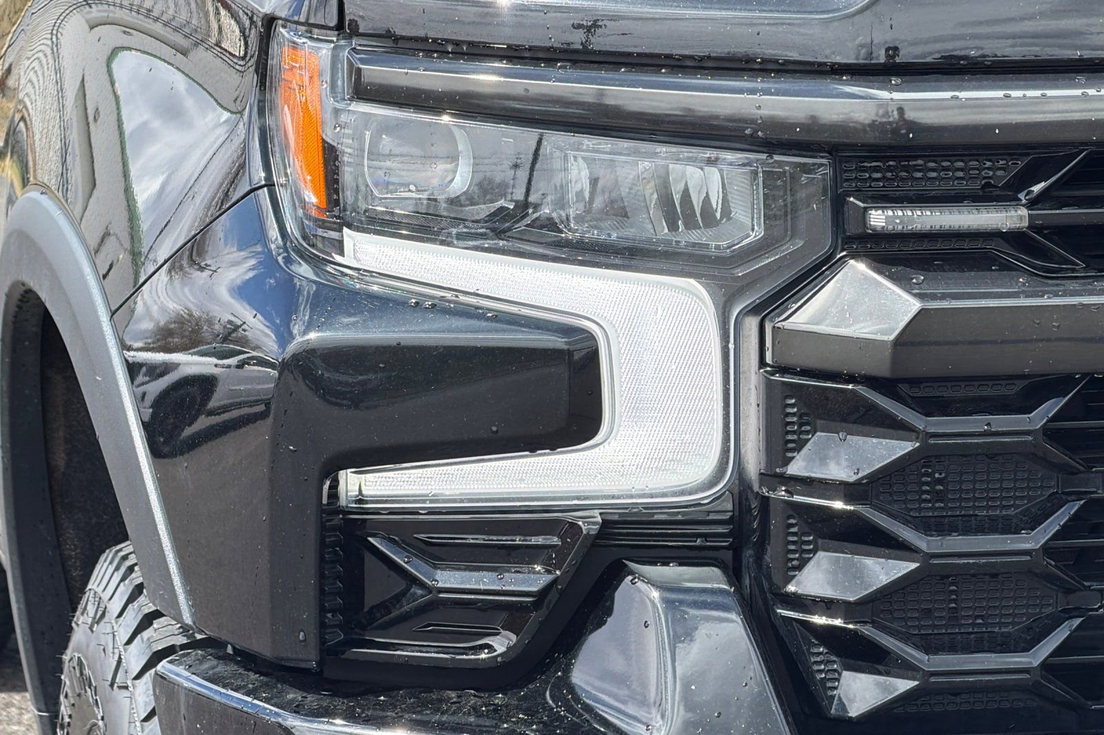 Used 2023 Chevrolet Silverado 1500 ZR2 w/ Technology Package AWD/4WD image 41