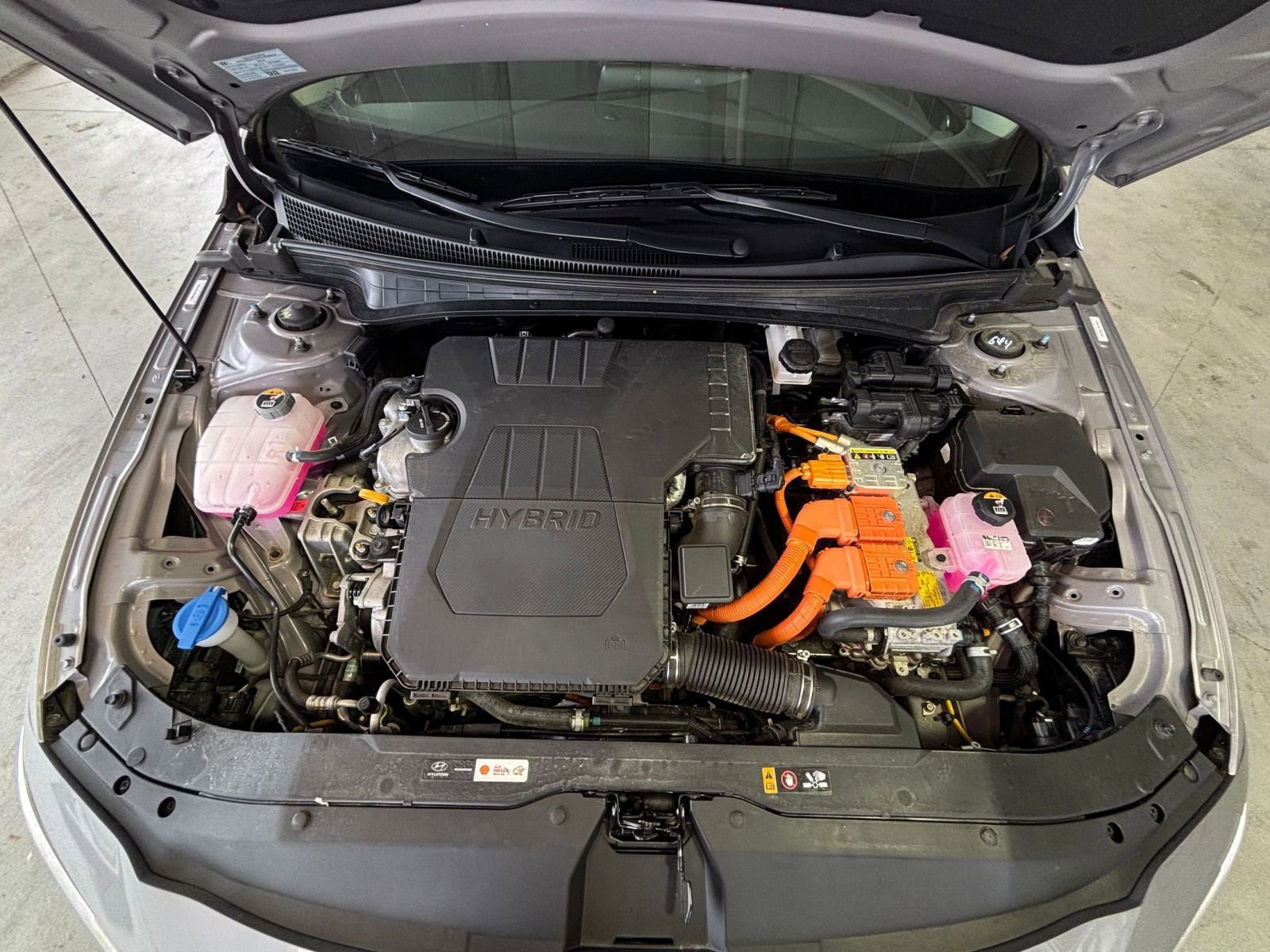 Used 2025 Hyundai Elantra Limited image 33