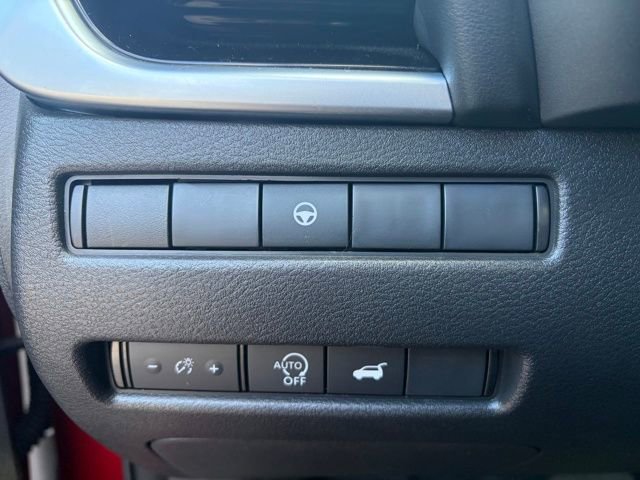 Used 2023 Nissan Rogue SL image 11