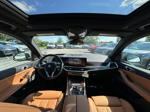 New 2026 BMW X5 xDrive50e w/ Premium Package AWD/4WD image 3