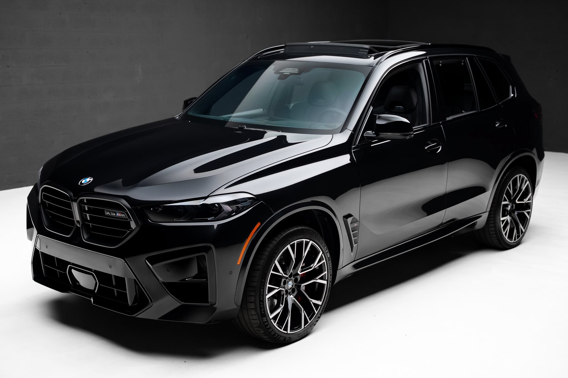 Used 2024 BMW X5 M Competition w/ Executive Package AWD/4WD image 5