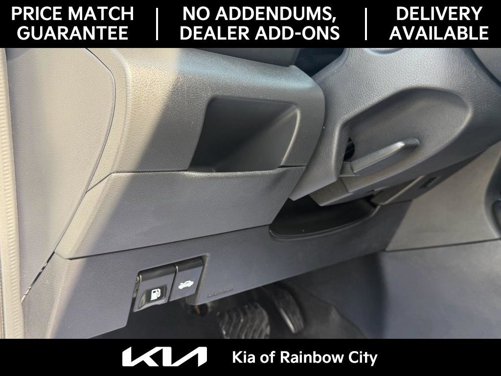 Used 2020 Nissan Kicks SR w/ SR Premium Package image 14