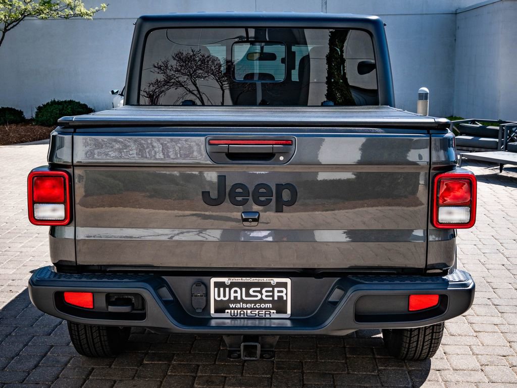 Used 2023 Jeep Gladiator Sport image 7