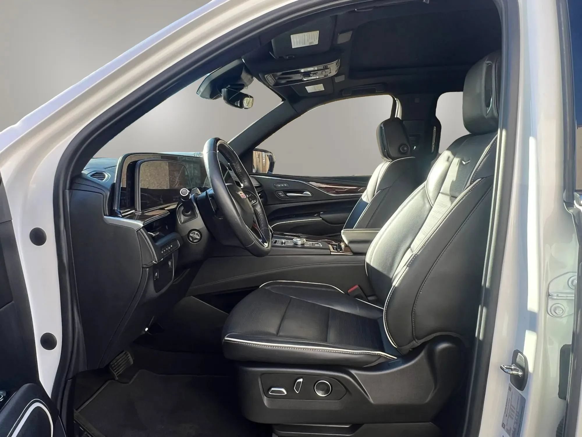 Used 2023 Cadillac Escalade ESV Premium Luxury AWD/4WD image 18