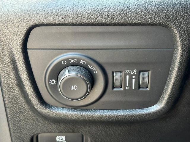 Used 2023 Jeep Grand Cherokee Limited AWD/4WD image 29