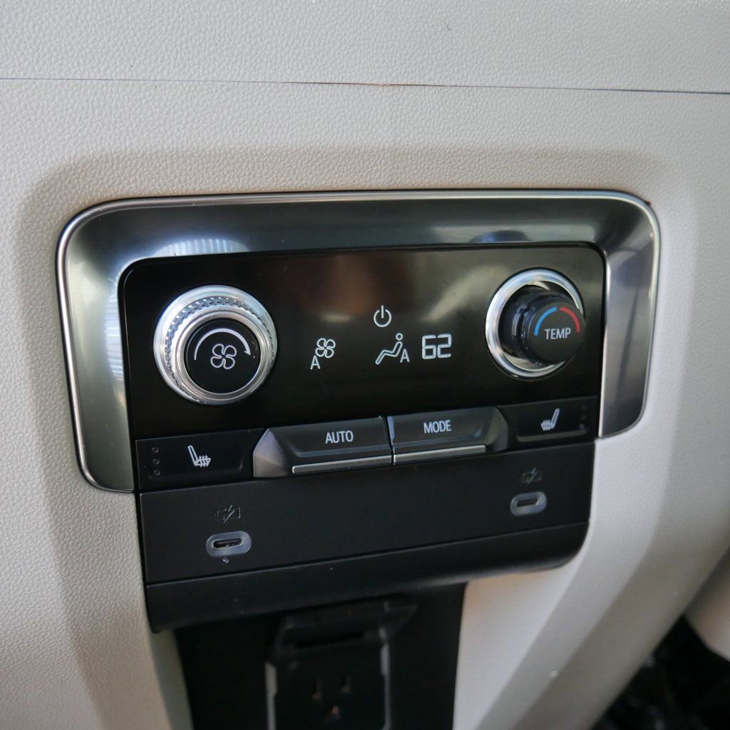 Used 2023 GMC Yukon XL Denali image 38
