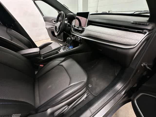 Used 2024 Jeep Compass Latitude AWD/4WD image 20