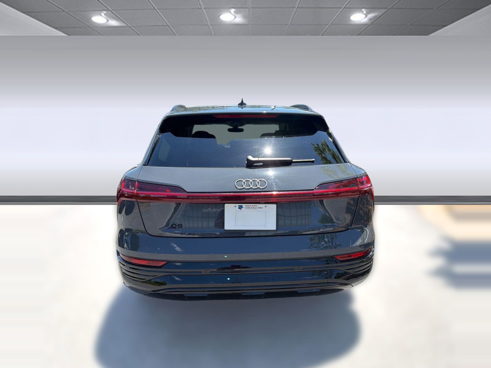 Used 2024 Audi Q8 e-tron Prestige AWD/4WD image 10