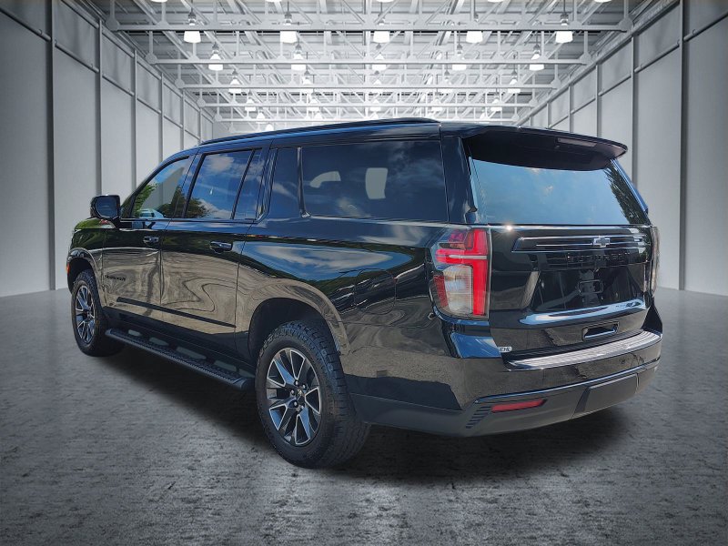 Certified 2024 Chevrolet Suburban Z71 w/ Luxury Package AWD/4WD image 13
