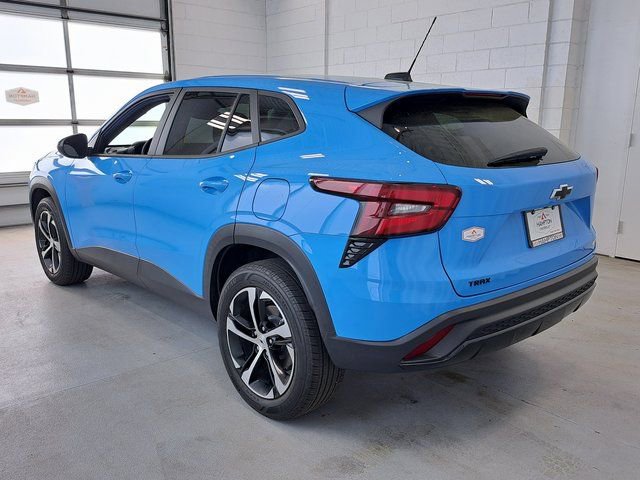 Used 2024 Chevrolet Trax RS w/ Sunroof Package image 8