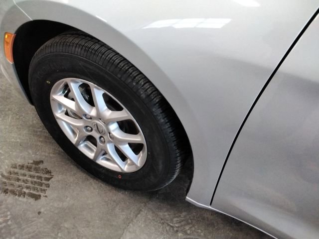 Used 2024 Chrysler Pacifica Touring-L image 20