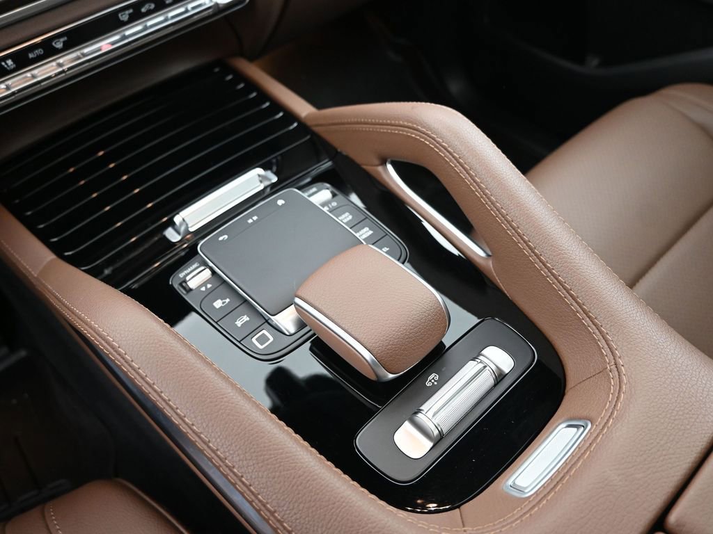 Used 2025 Mercedes-Benz GLS 450 4MATIC image 15