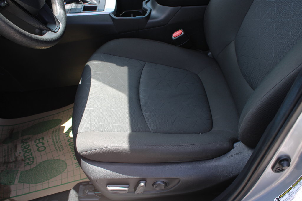Used 2024 Toyota RAV4 XLE AWD/4WD image 16